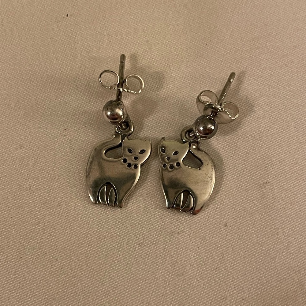 Retired, Rare James Avery Sterling Silver Cat Earrings